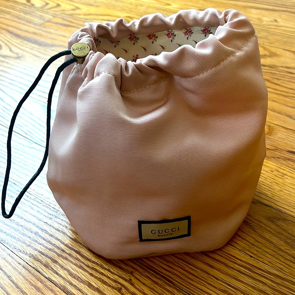 Gucci makeup pouch drawstring